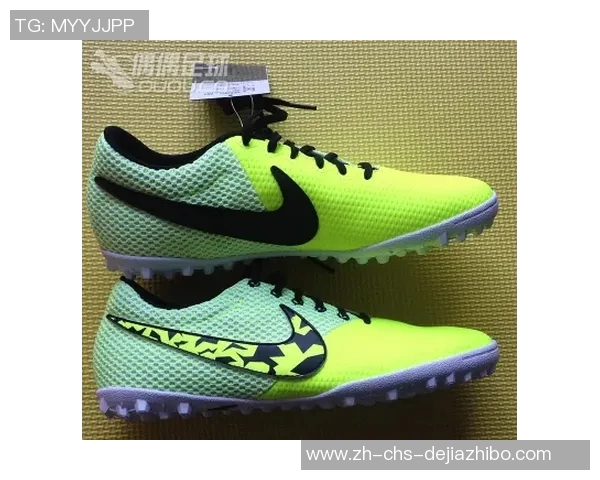 耐克碎钉足球鞋助力球场表现提升，尽享舒适与灵活的完美结合